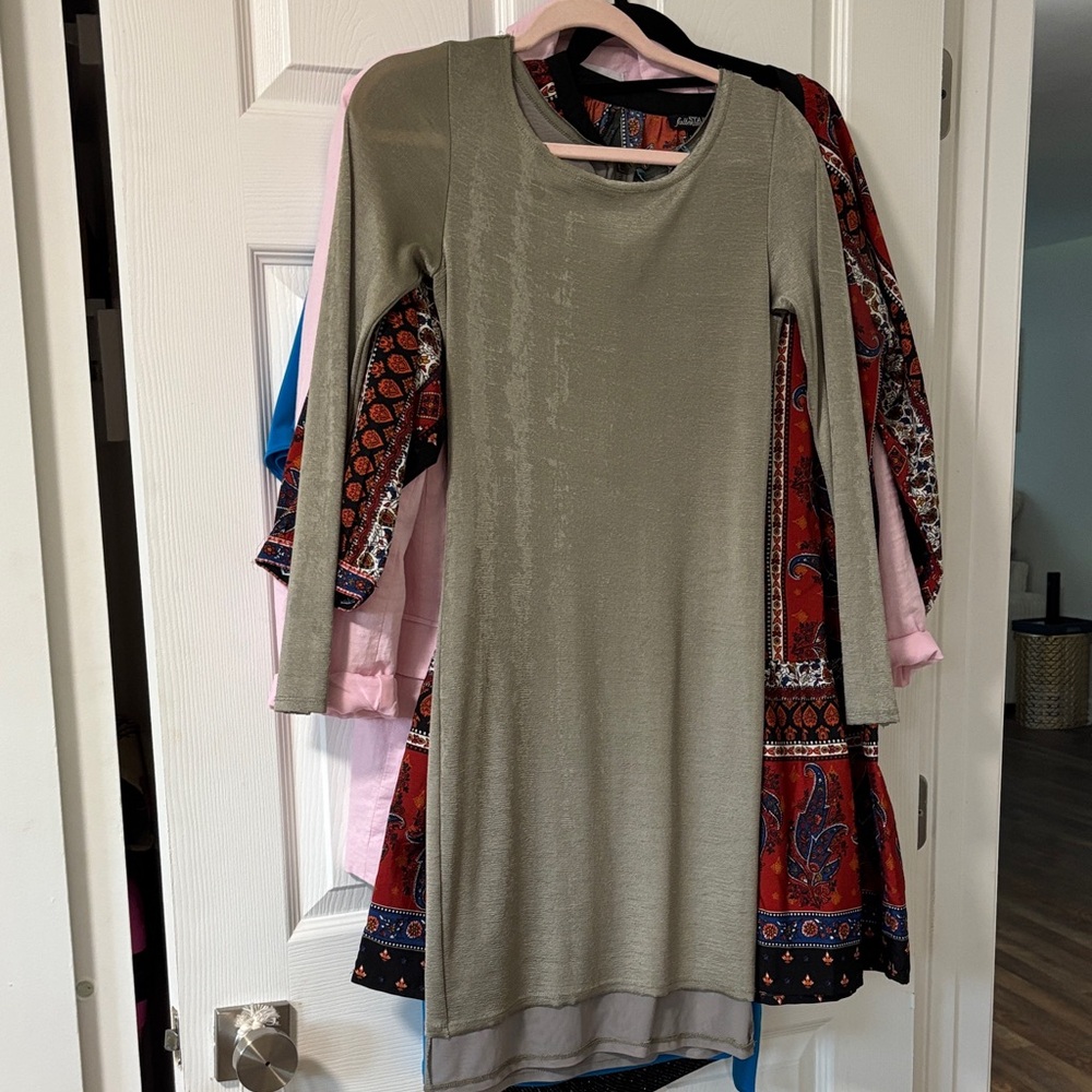 Alice + Olivia Olive Long Sleeve Dress